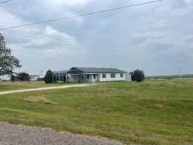 725 Pioneer Rd - Photo 1 of 1