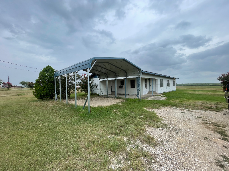 725 Pioneer Rd - Photo 3 of 13