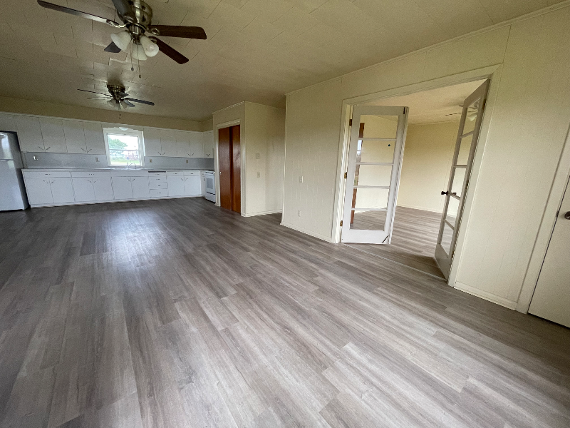 725 Pioneer Rd - Photo 4 of 13