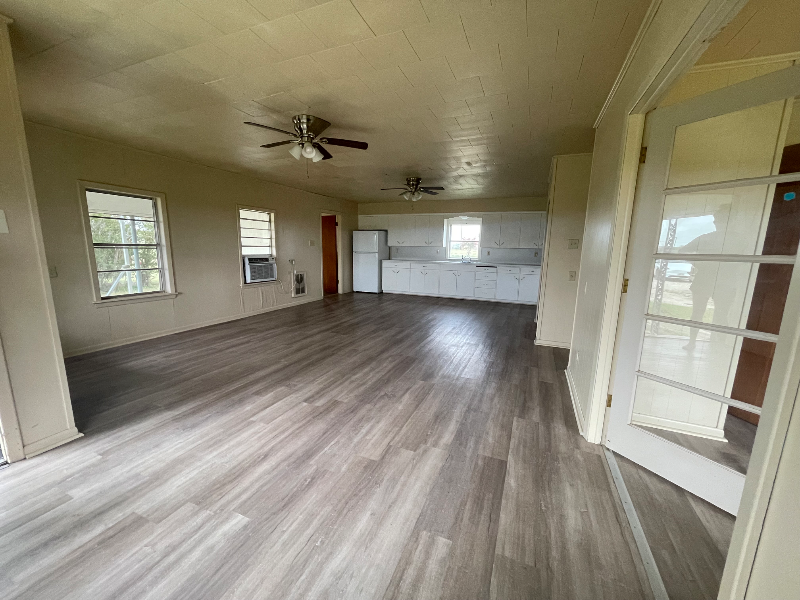 725 Pioneer Rd - Photo 5 of 13