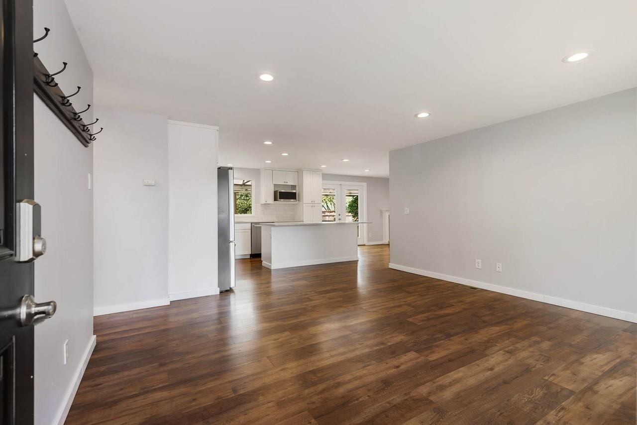 10816 Ne 141st Pl - Photo 3 of 19