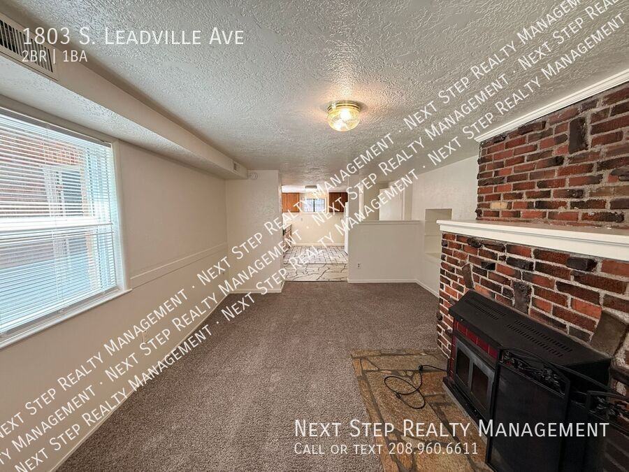 1803 S Leadville Ave - Photo 3 of 16