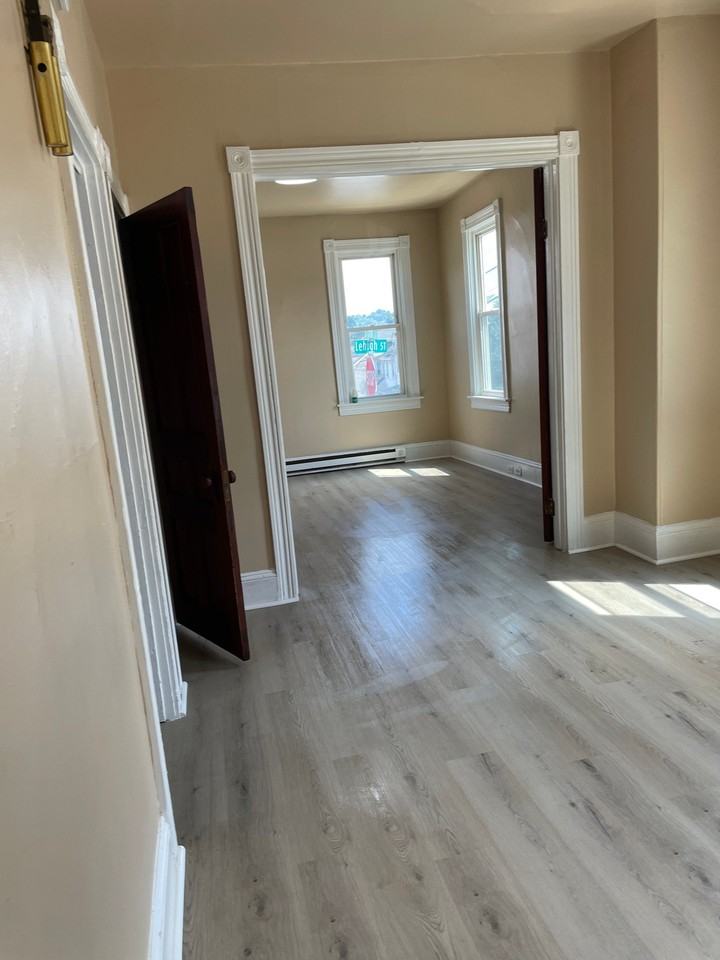 203 S 11th St #1stFL - Photo 7 of 10