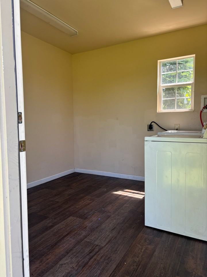608 W Cedar St - Photo 7 of 13
