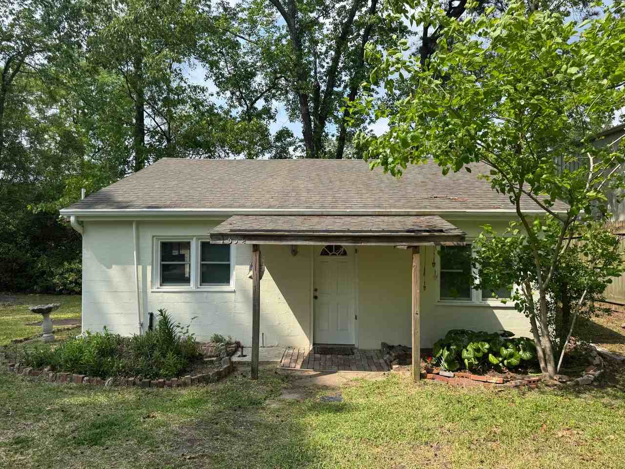 1834 Belgrade Ave - Photo 3 of 13