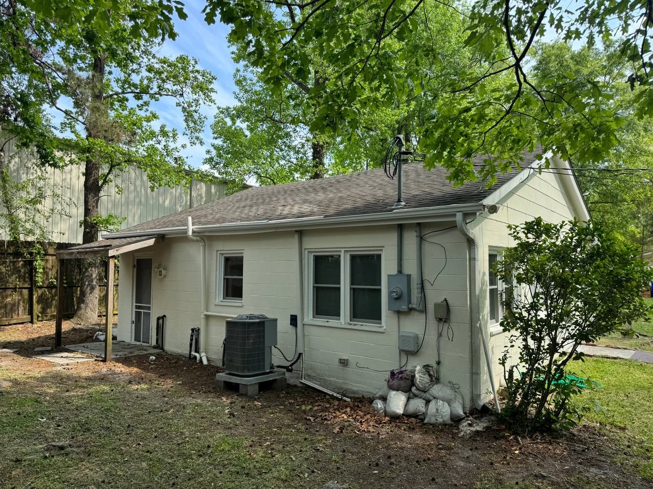 1834 Belgrade Ave - Photo 5 of 13