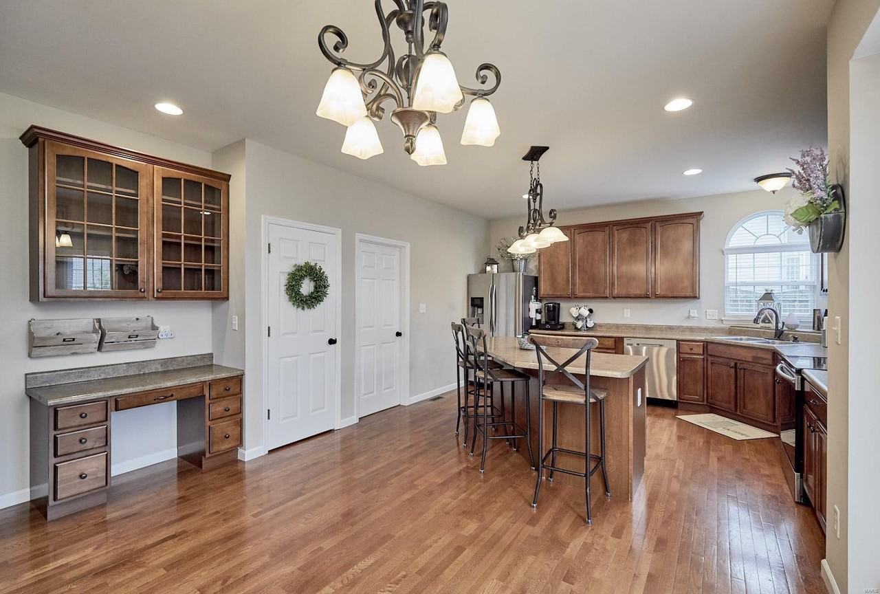 659 Bethany Ln - Photo 5 of 23