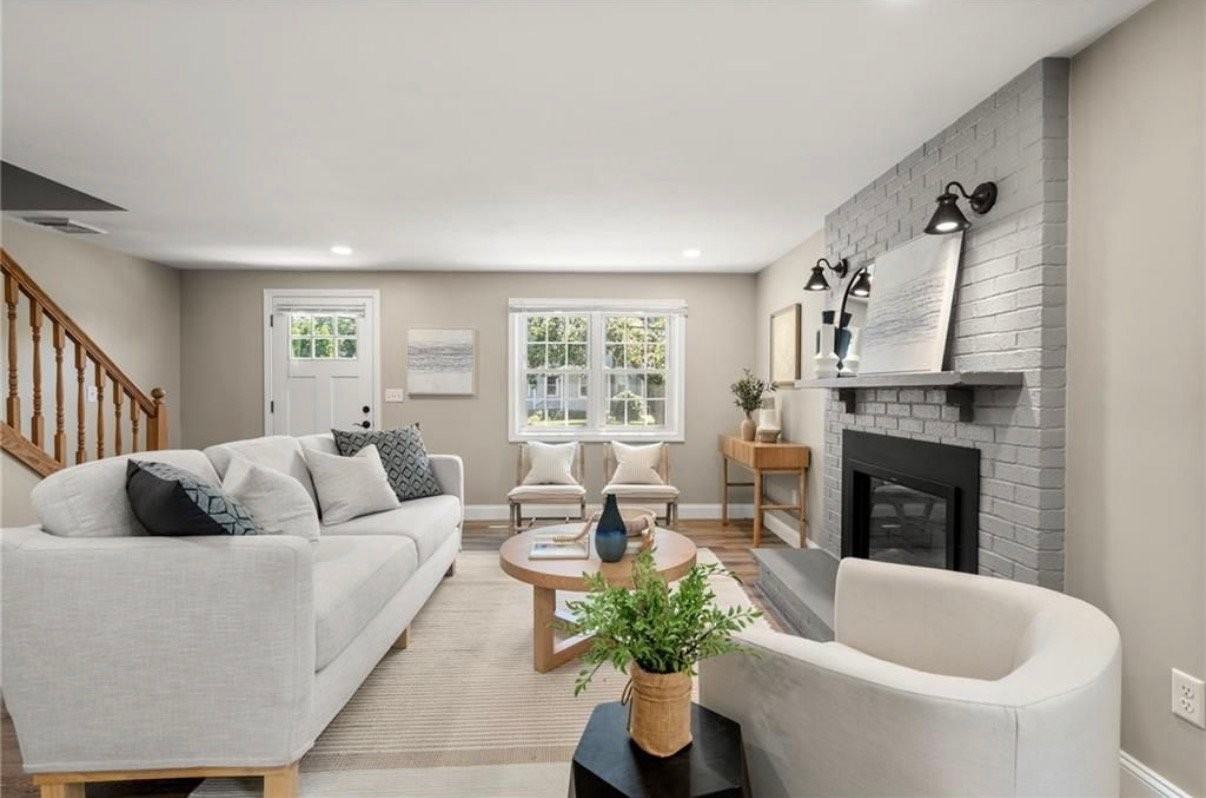 476 Green End Ave #A - Photo 3 of 10