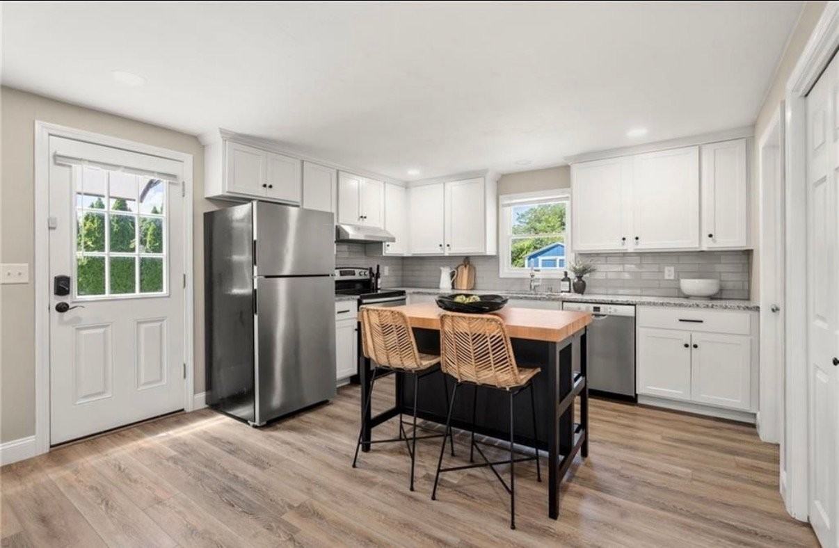 476 Green End Ave #A - Photo 5 of 10
