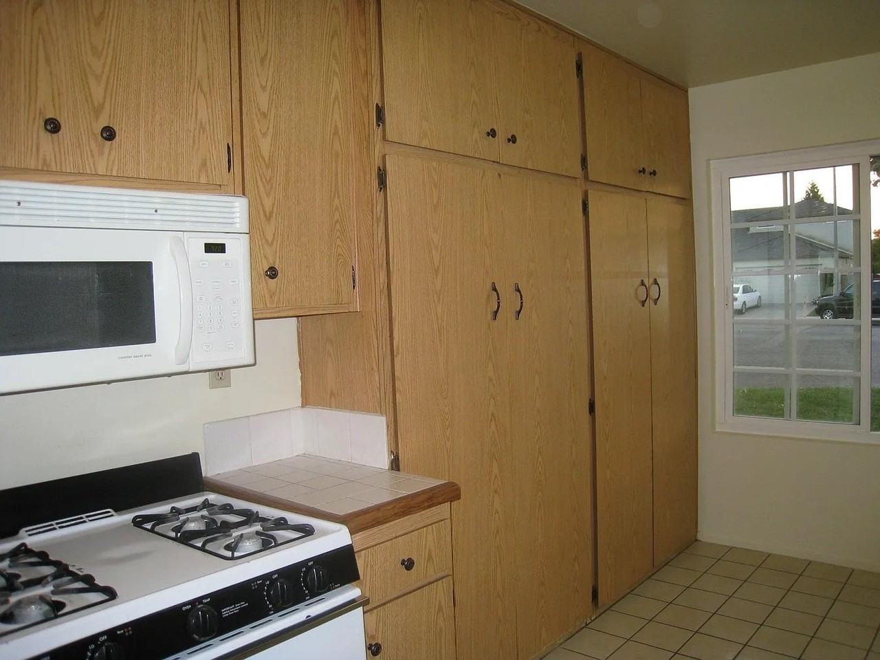 2647 Liberty Ct - Photo 4 of 7