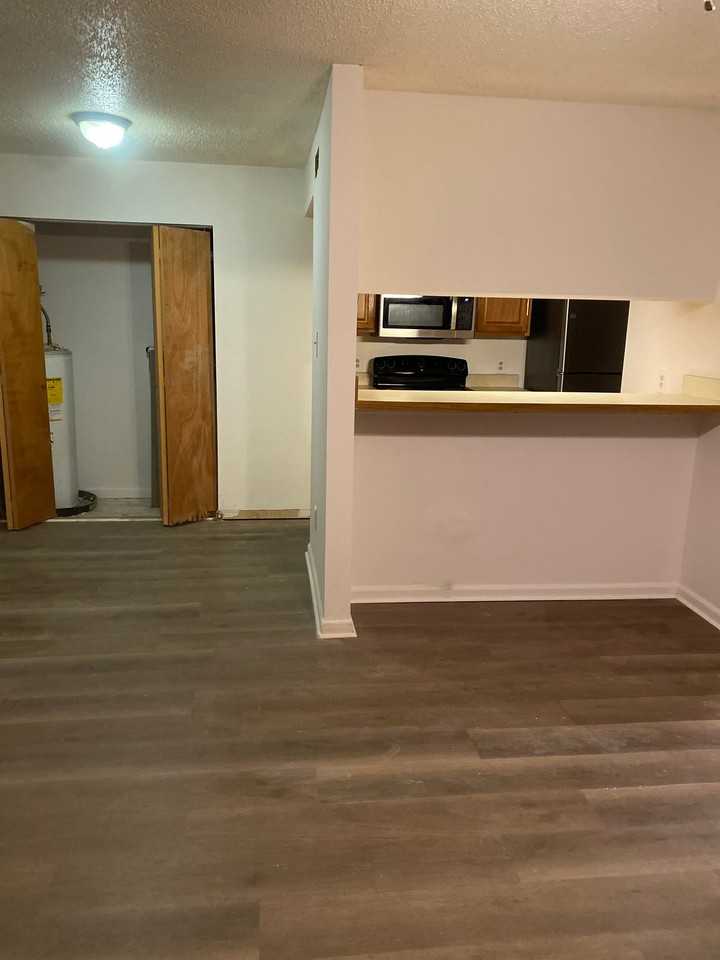 3500 Irvington Ct - Photo 6 of 9