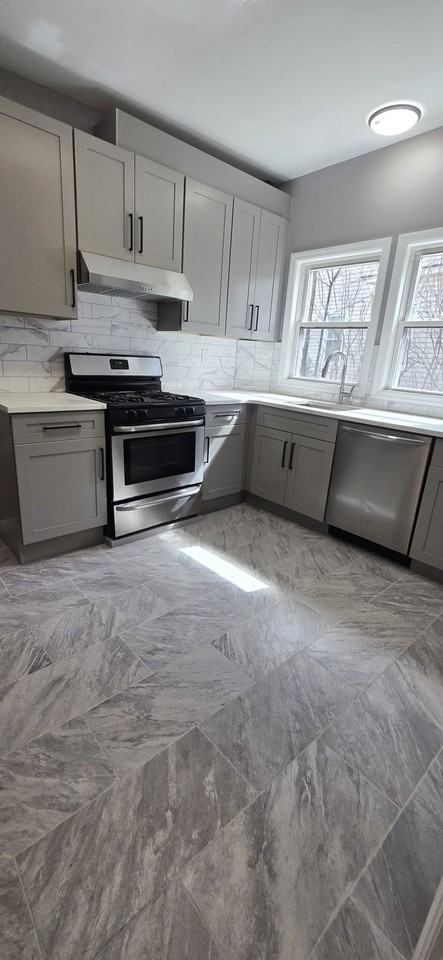 69 Ashwood Ave #A - Photo 3 of 16