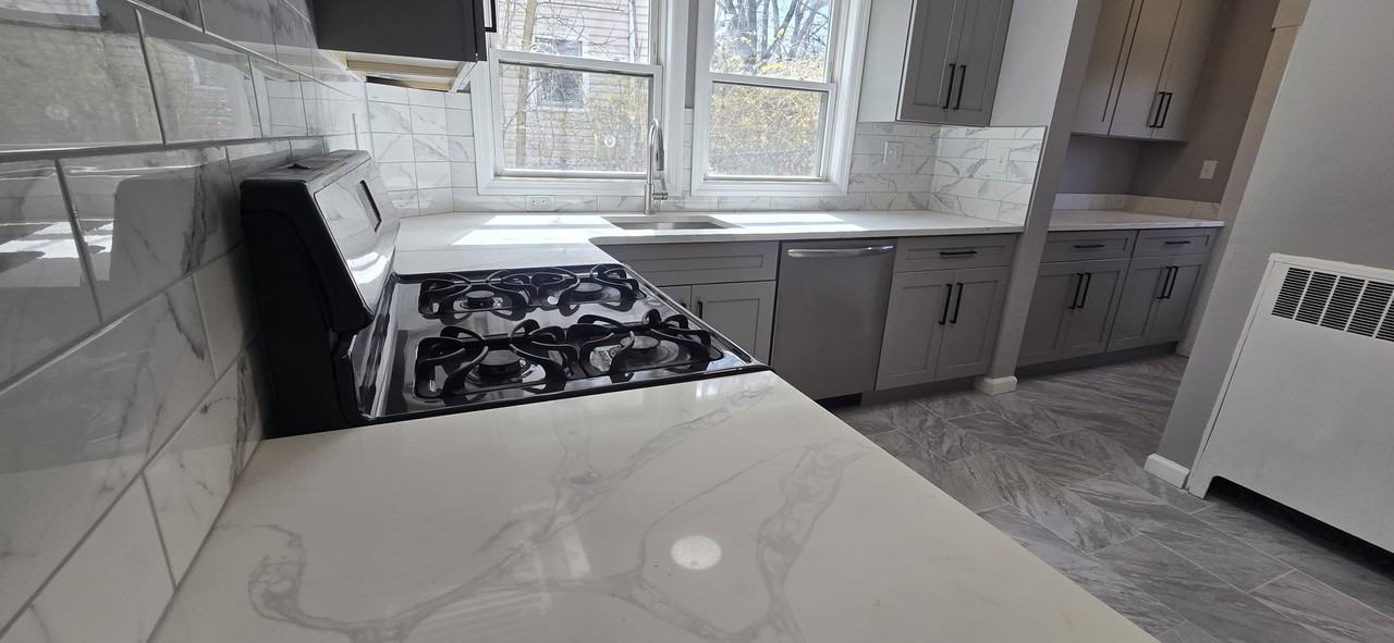 69 Ashwood Ave #A - Photo 4 of 16