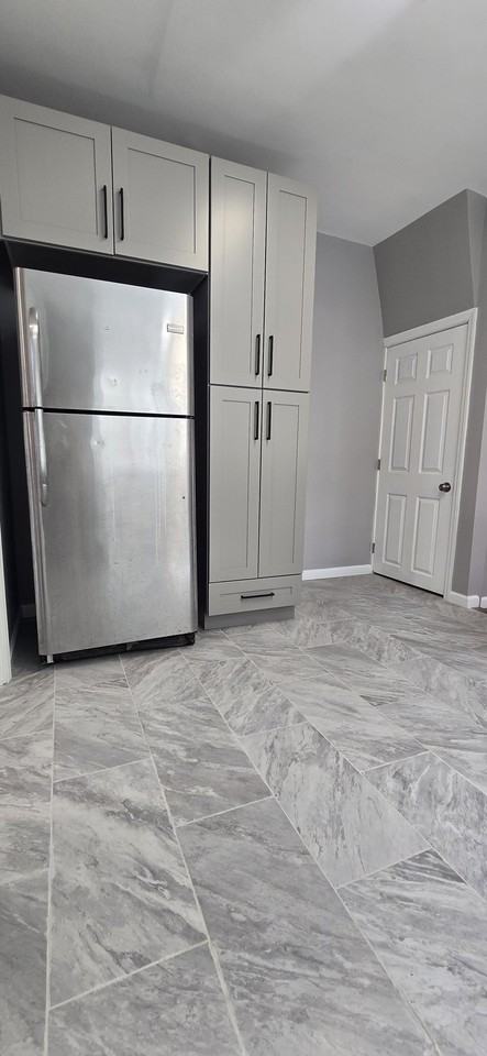 69 Ashwood Ave #A - Photo 5 of 16