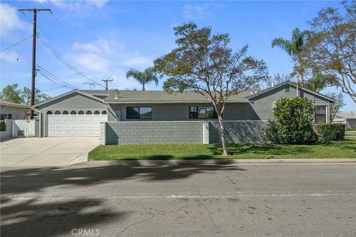 15246 Lashburn St - Photo 3 of 19