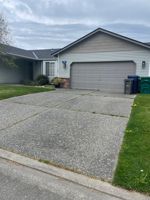 featured image of 180 Moss Ln