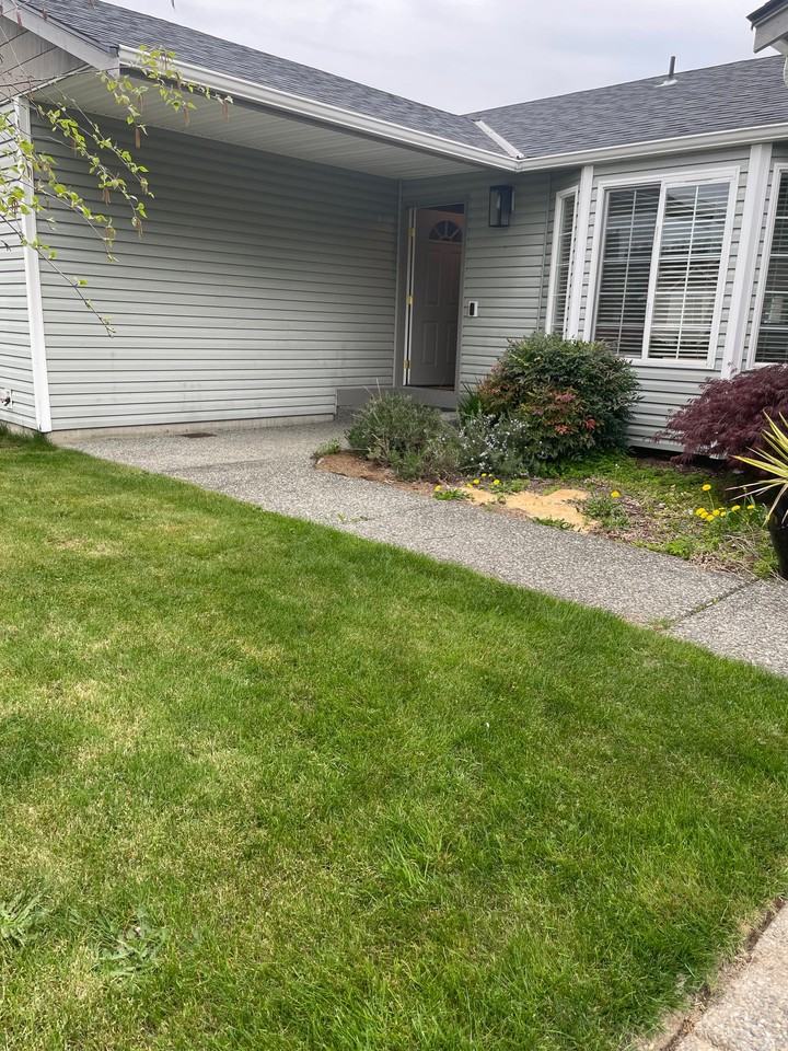 180 Moss Ln - Photo 2 of 15