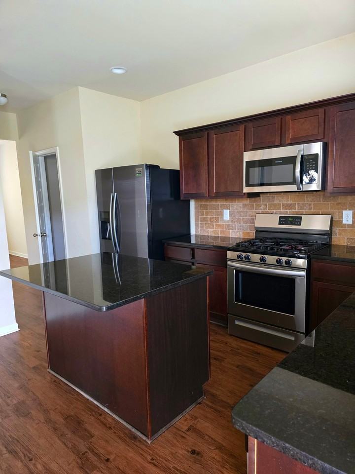 245 Silver Willow Walk - Photo 7 of 20