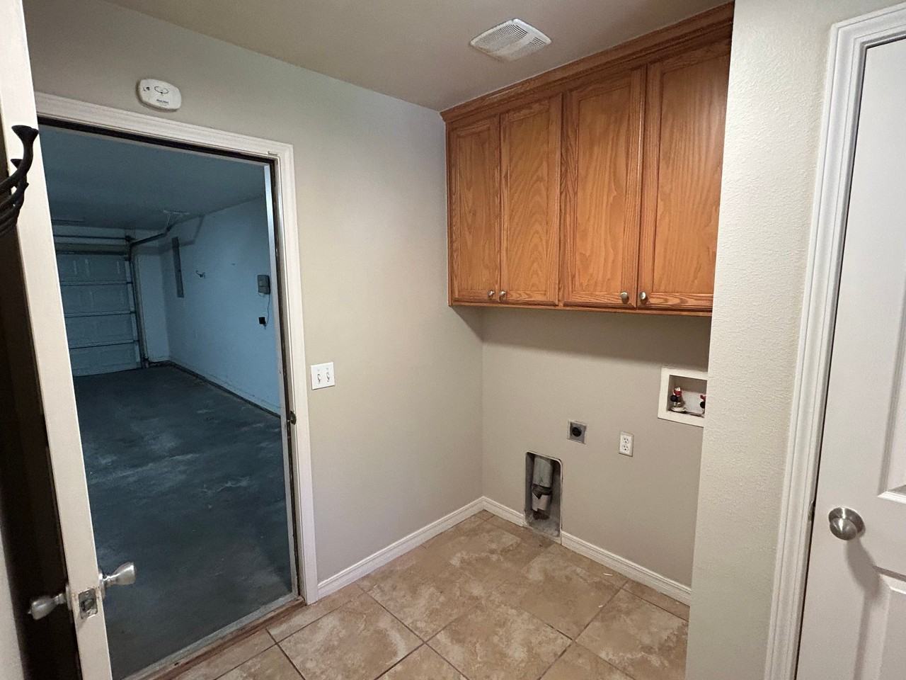 6111 Mercy Ct - Photo 7 of 17