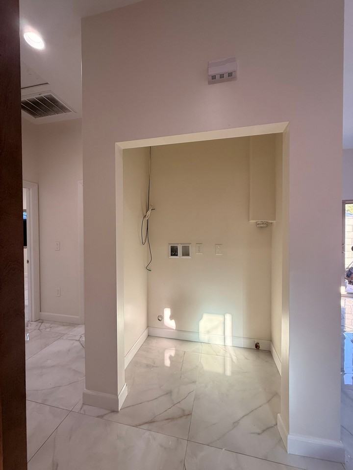 11796 Kensington Rd - Photo 5 of 10