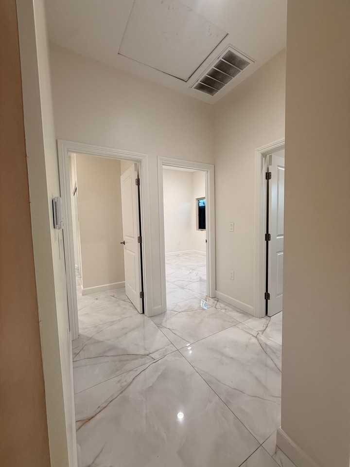 11796 Kensington Rd - Photo 6 of 10