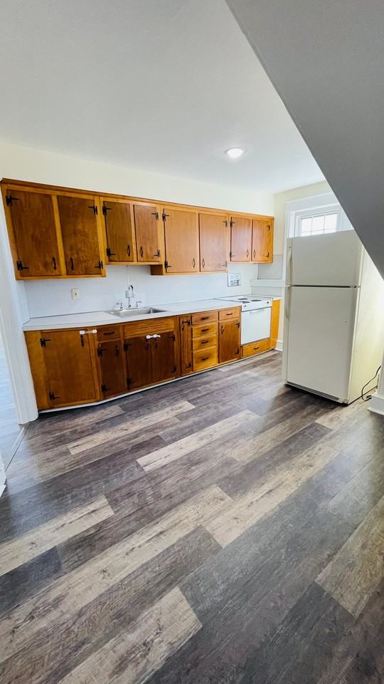 724 Main St #3 - Photo 4 of 16