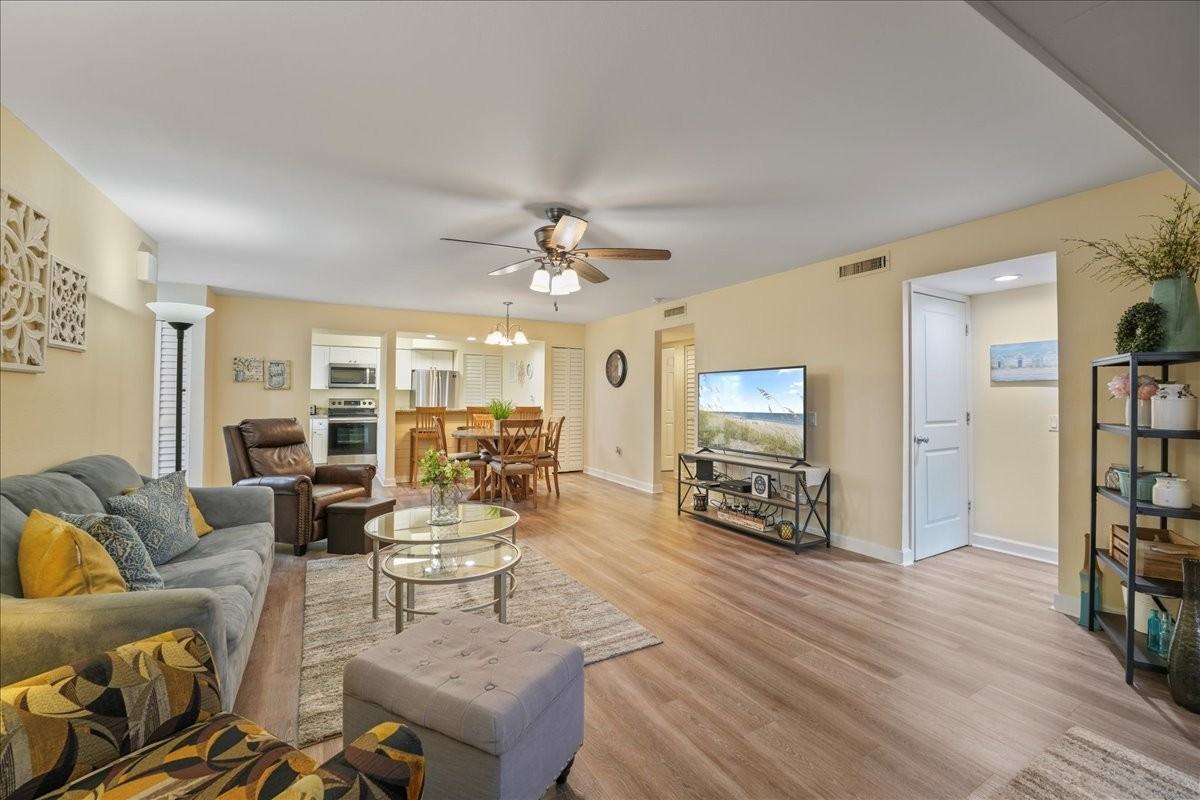 5673 Ashton Lake Dr - Photo 7 of 20