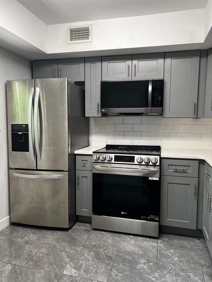 7752 Montgomery Rd #77 - Photo 4 of 23