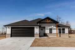 1413 E Emelyn Ln - Photo 1 of 1