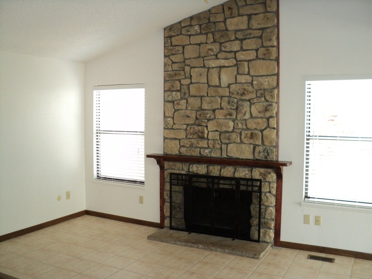 3816 S Ceylon Way - Photo 4 of 16