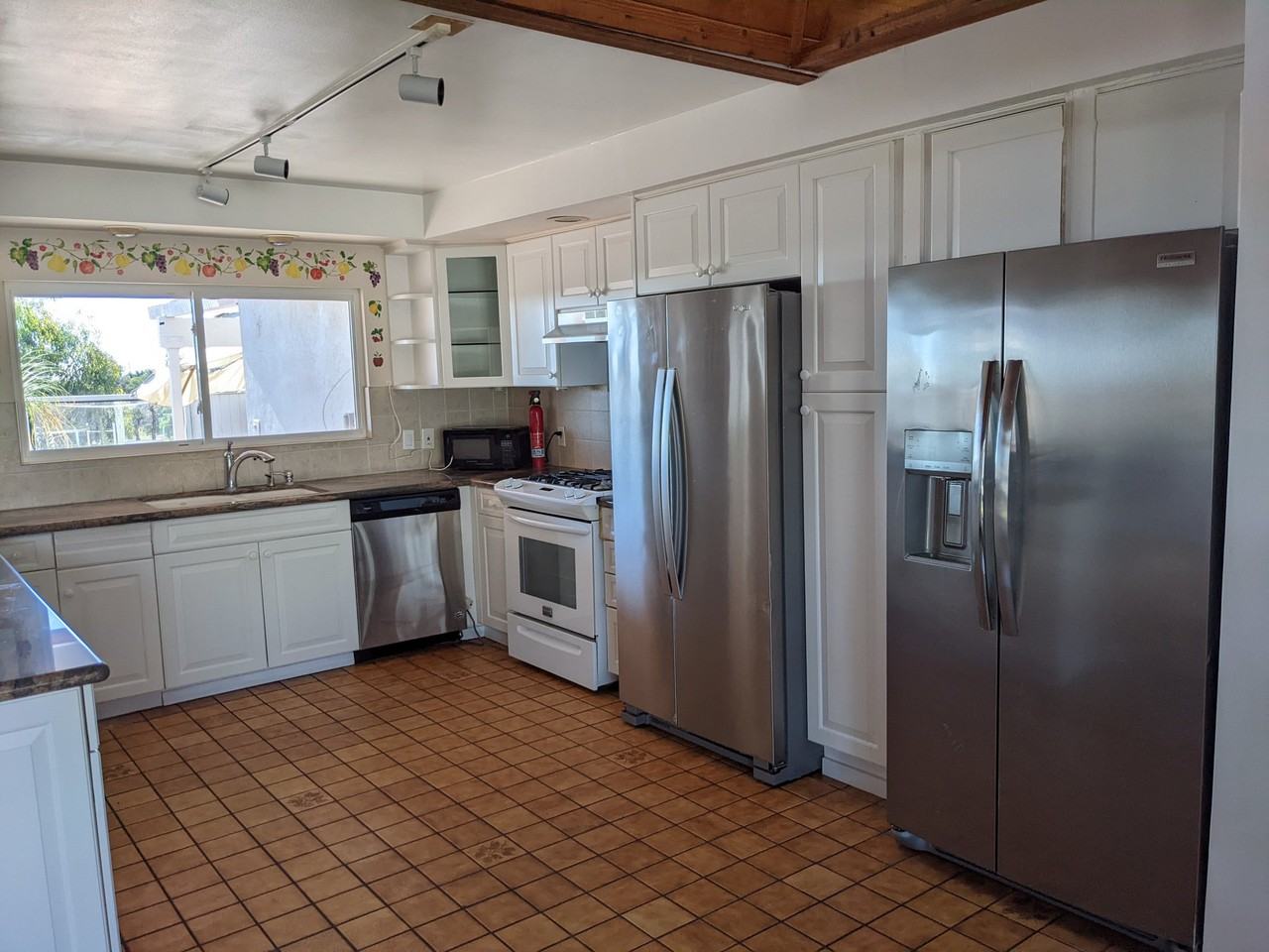 5619 Dorothy Way - Photo 7 of 17