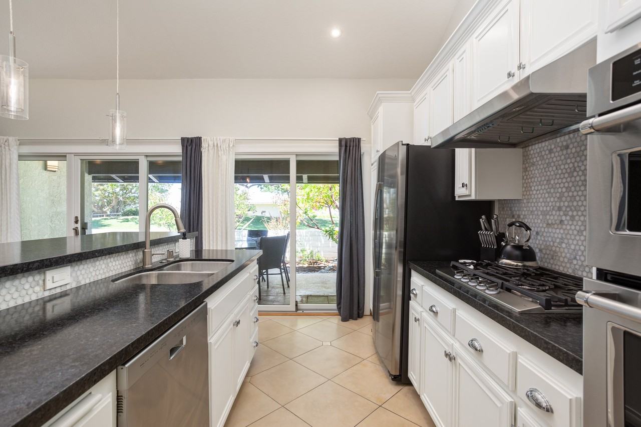 302 Esplanade - Photo 4 of 8