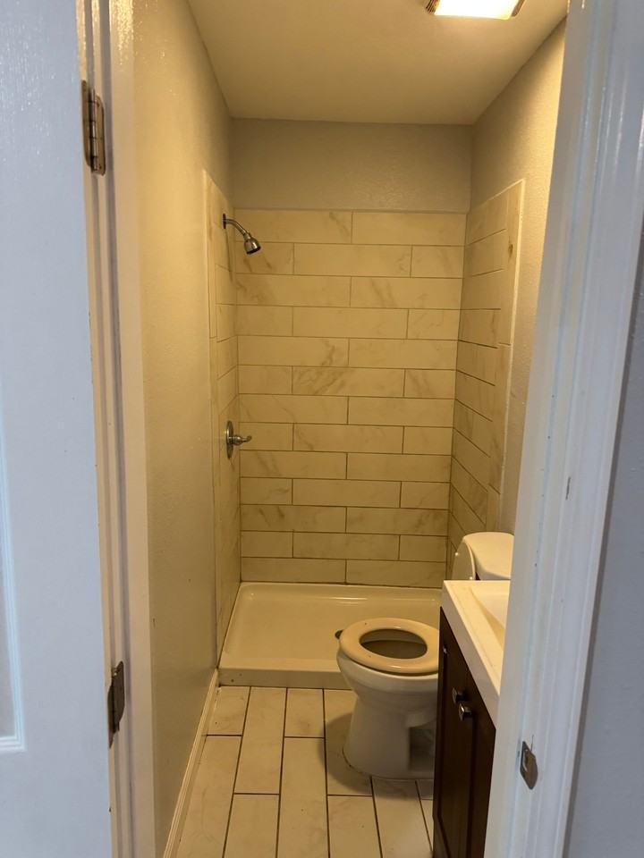 2332 Keith St - Photo 4 of 10
