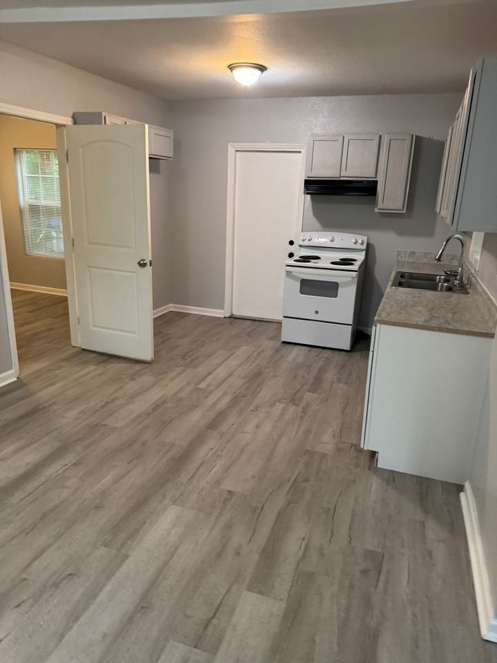 2332 Keith St - Photo 7 of 10