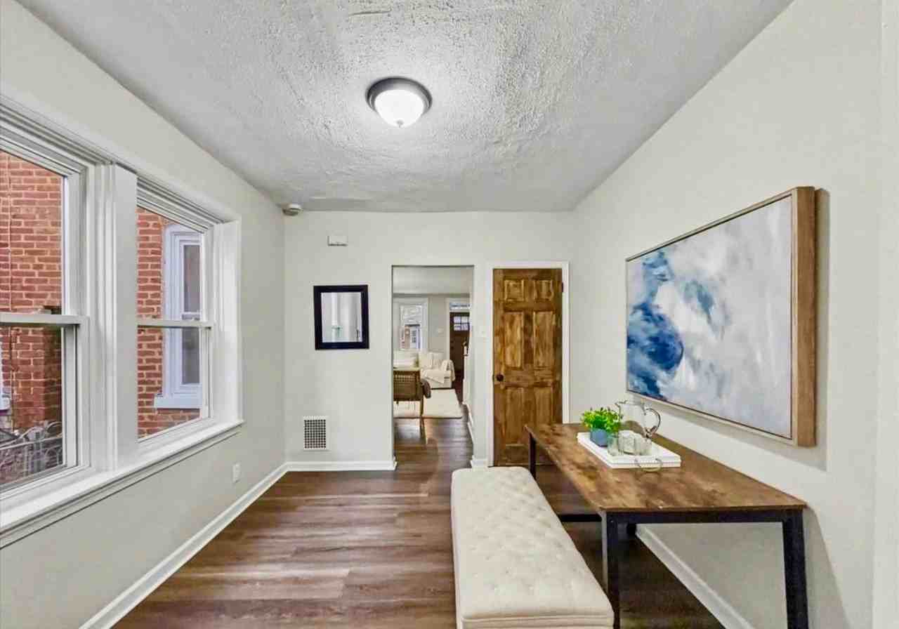 596 N Plum St - Photo 5 of 15