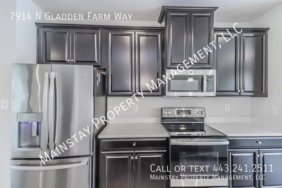 7914 N Gladden Farm Way - Photo 5 of 25