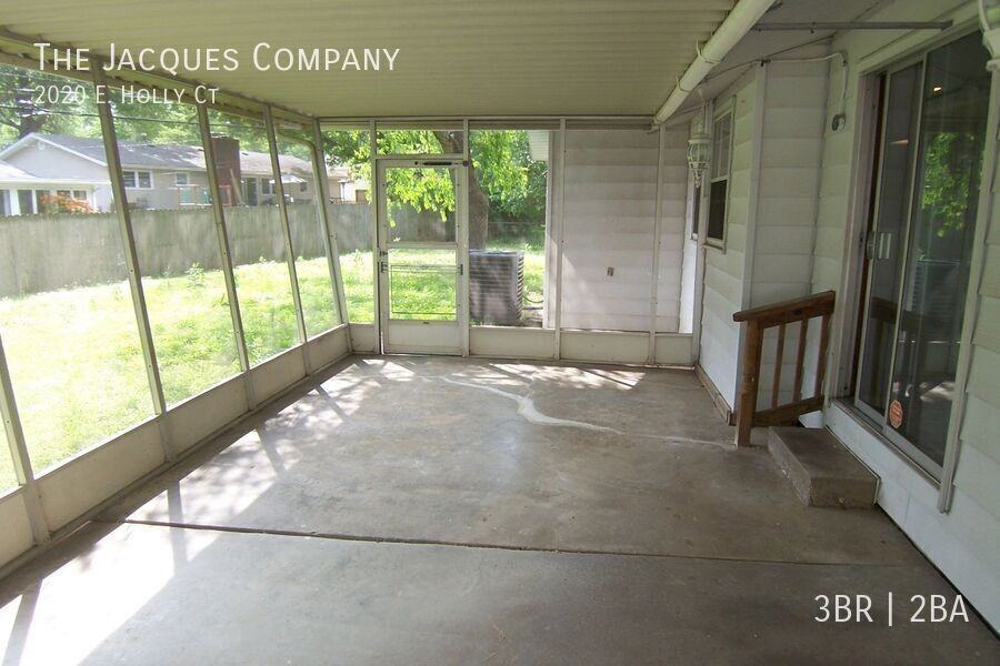 2020 E Holly Ct - Photo 5 of 14