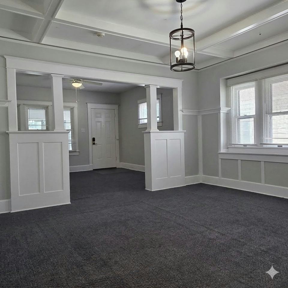 3031 Boulevard Place - Photo 2 of 13