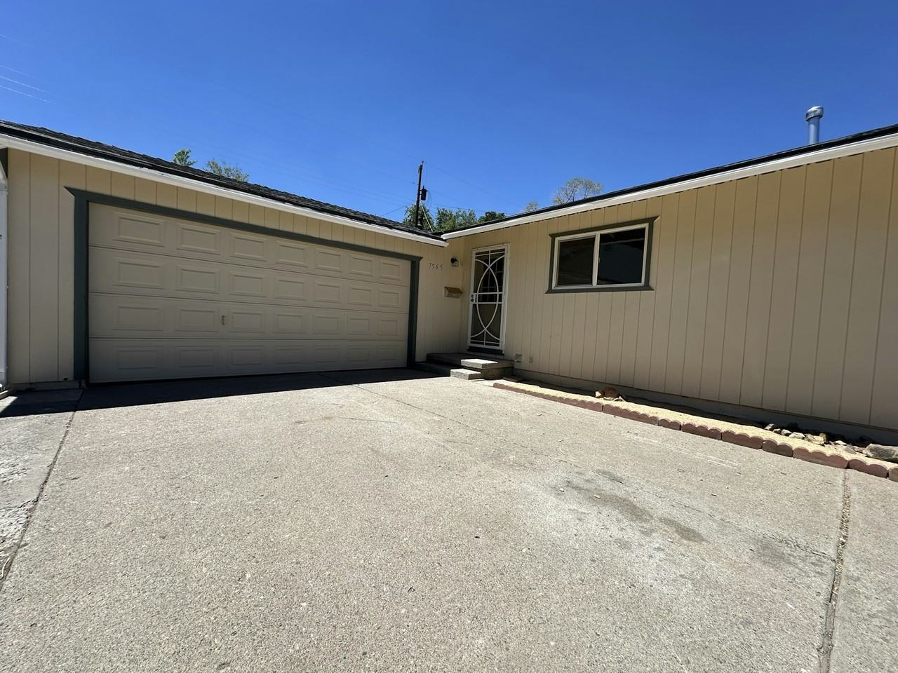 7565 Yorkshire Drive - Photo 2 of 19