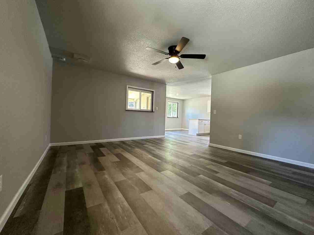 7565 Yorkshire Drive - Photo 4 of 19
