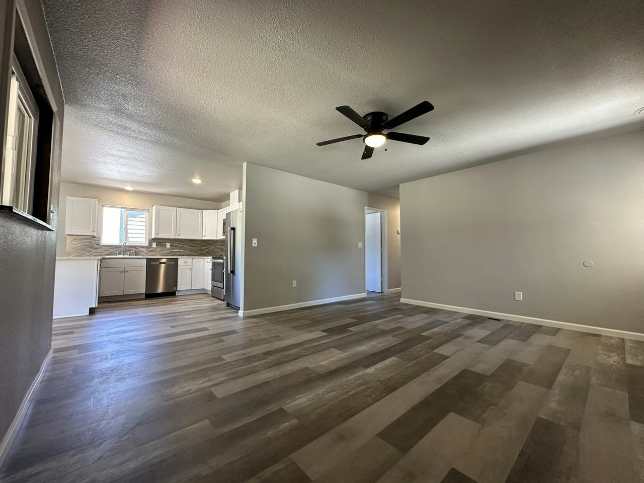 7565 Yorkshire Drive - Photo 5 of 19