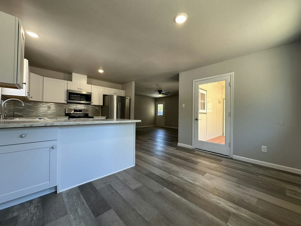 7565 Yorkshire Drive - Photo 7 of 19