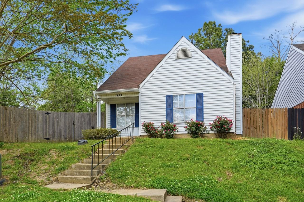 7028 Copper Cove - Photo 2 of 28