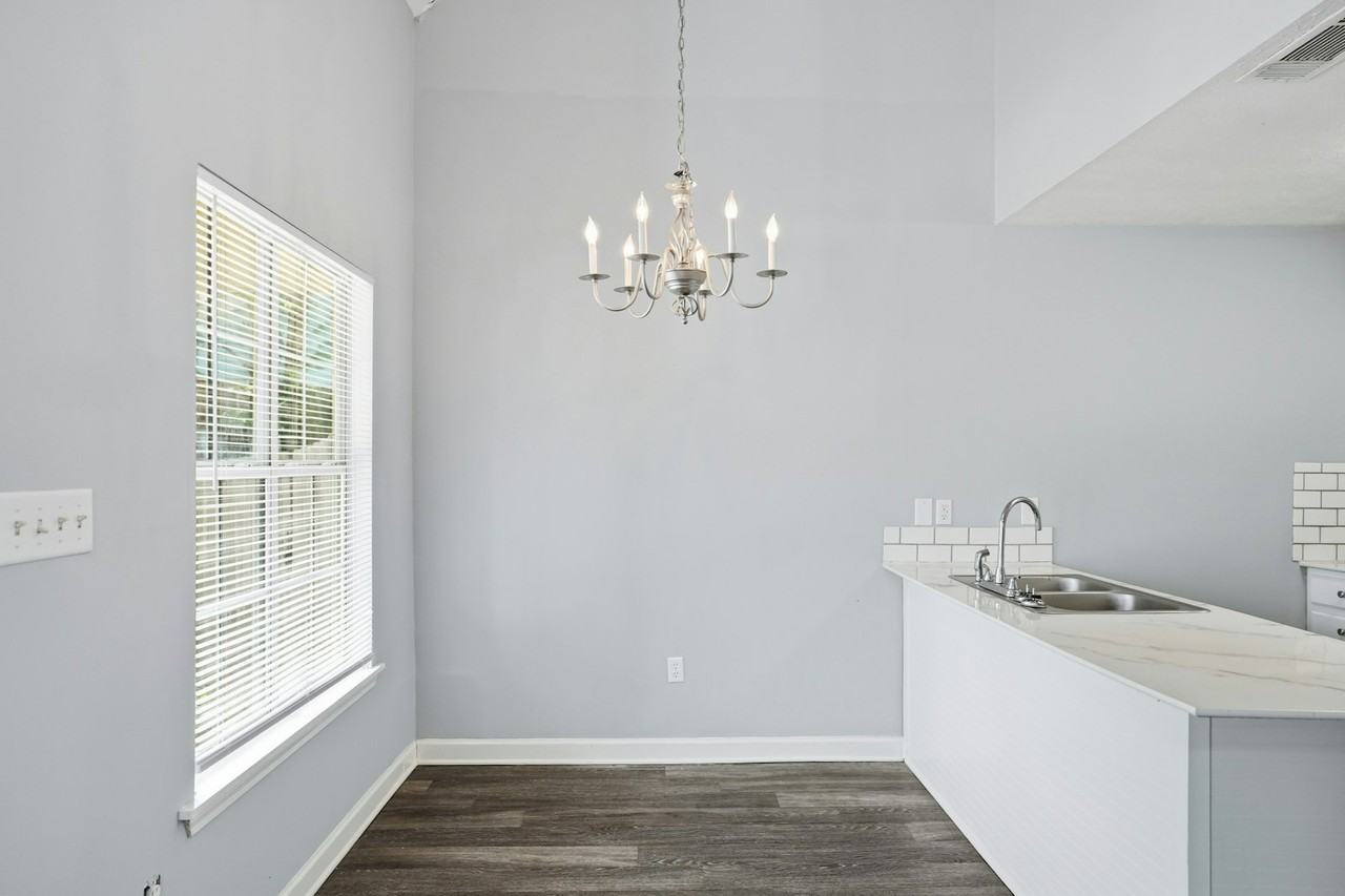 7028 Copper Cove - Photo 7 of 28