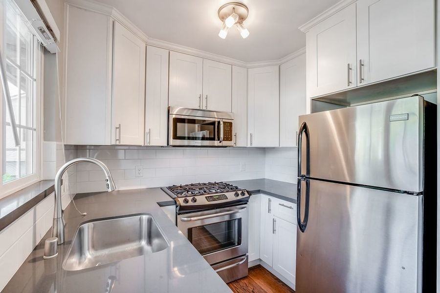 169 Alma St - Photo 2 of 19