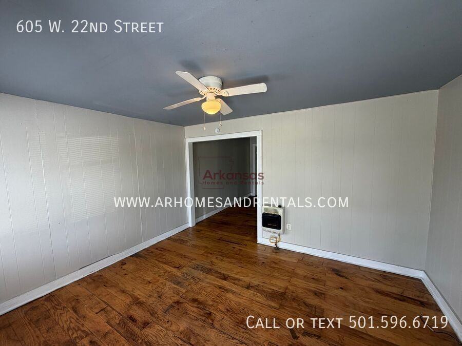 605 W 22nd St - Photo 3 of 10