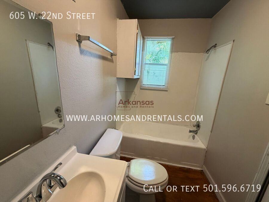 605 W 22nd St - Photo 7 of 10