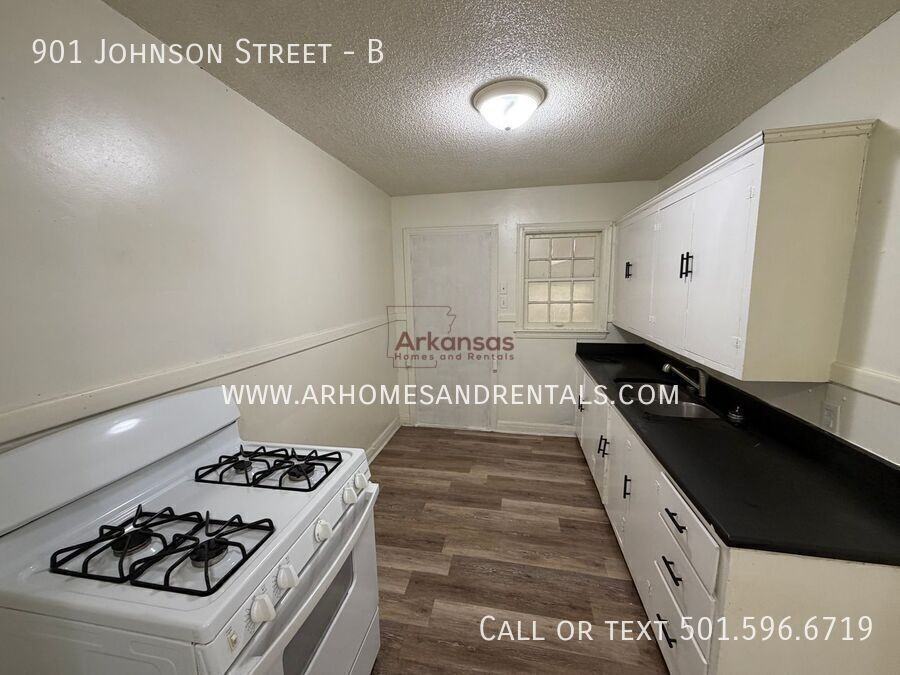 901 Johnson St #B - Photo 4 of 8