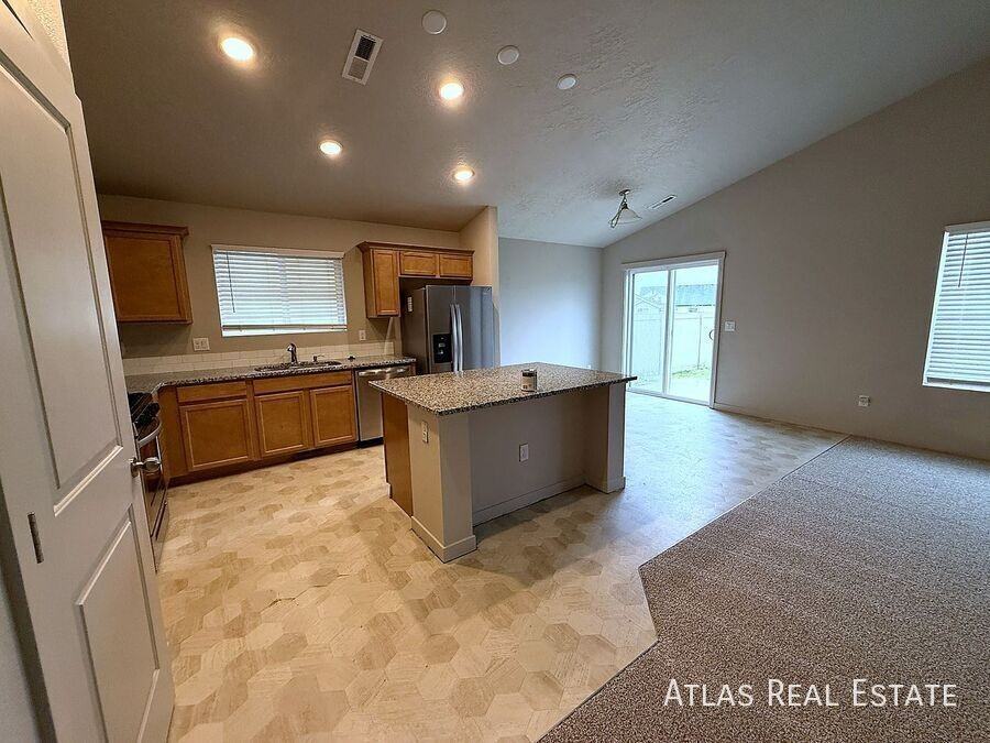 3007 N Cherry Grove Way - Photo 7 of 24