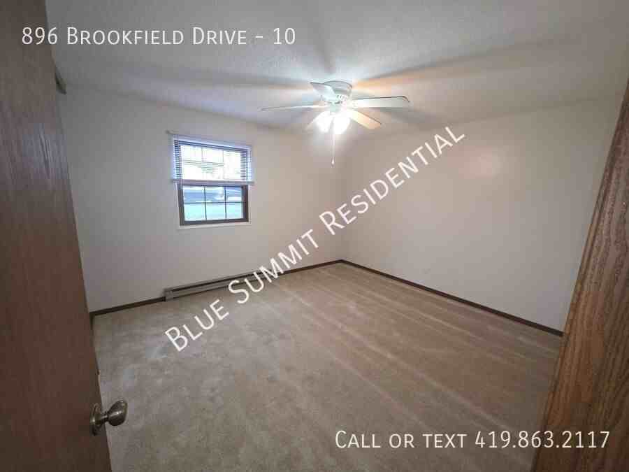896 Brookfield Dr #10 - Photo 2 of 13